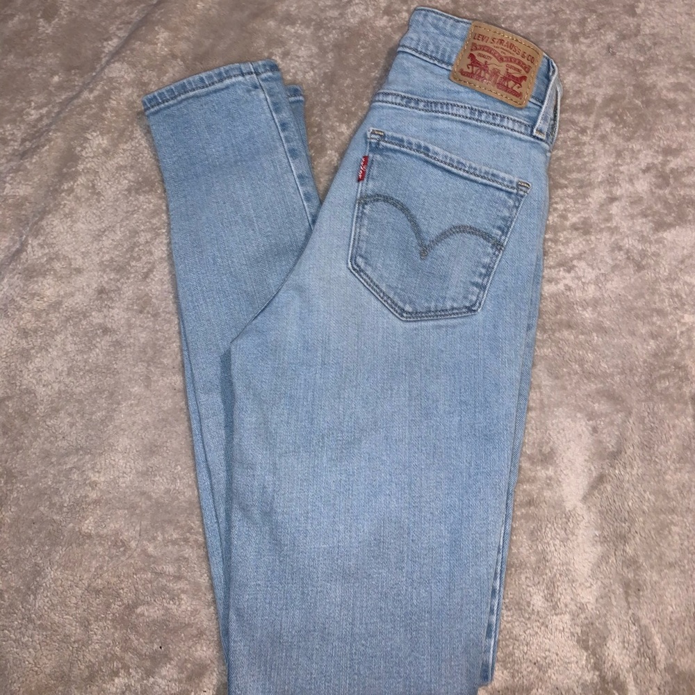 Levi Light Wash Jeans